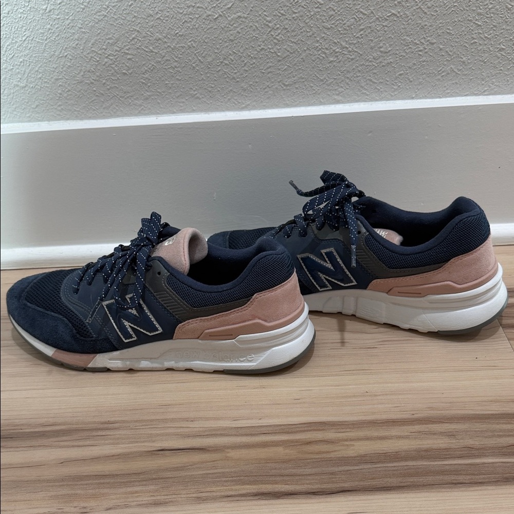 New Balance Women's Dark Blue and Light Pink Sneakers
